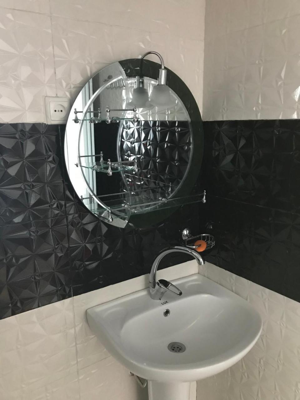 Danisparauli Guest House Luka מראה חיצוני תמונה