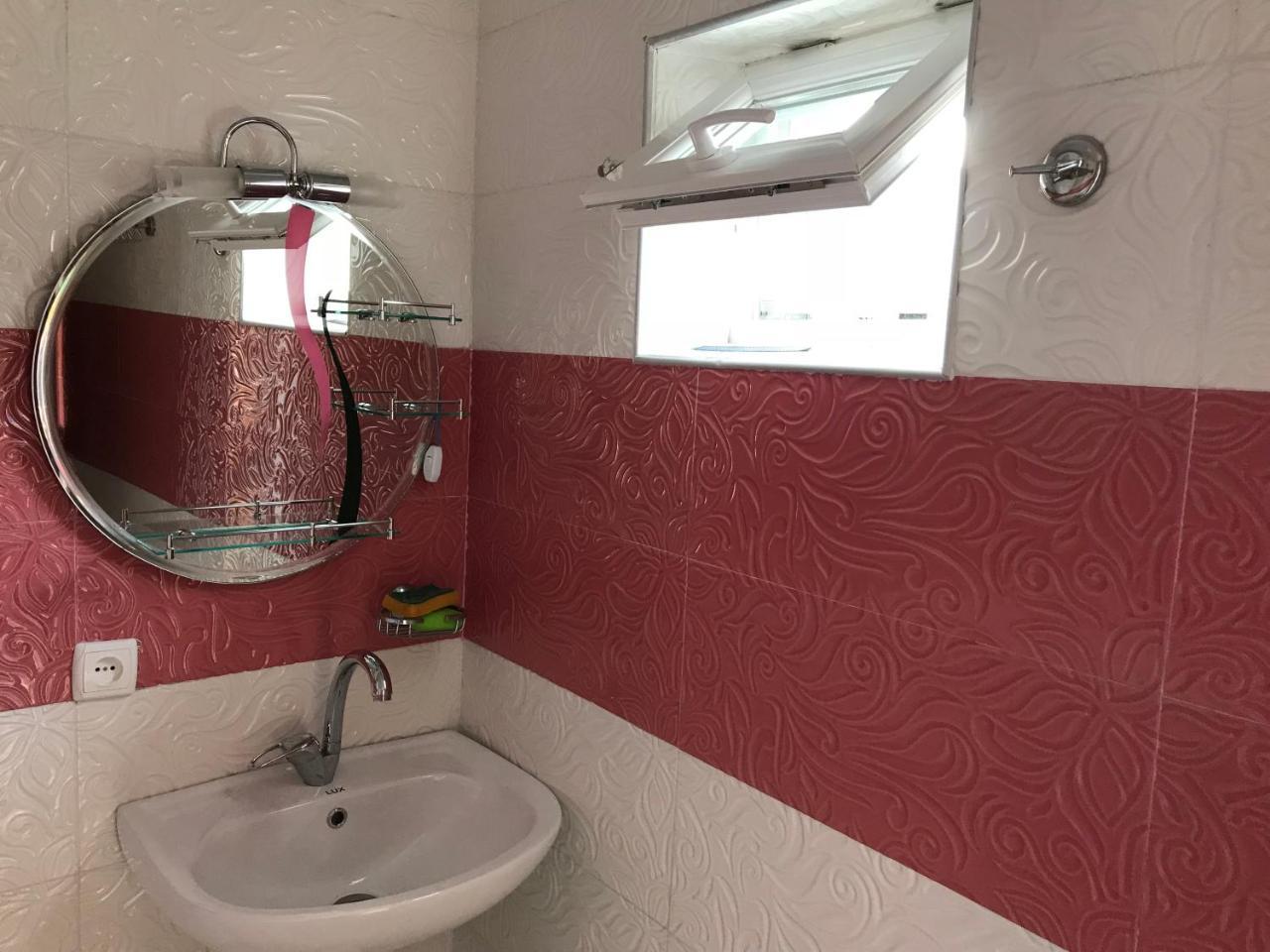 Danisparauli Guest House Luka מראה חיצוני תמונה